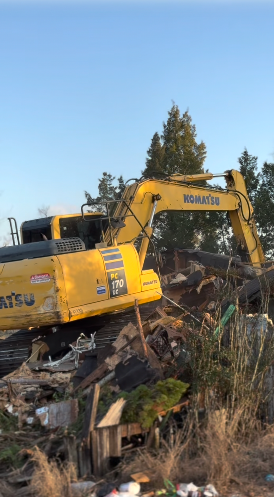 Demolition and removal of mobile home by Brannigan Land Services in Central Florida